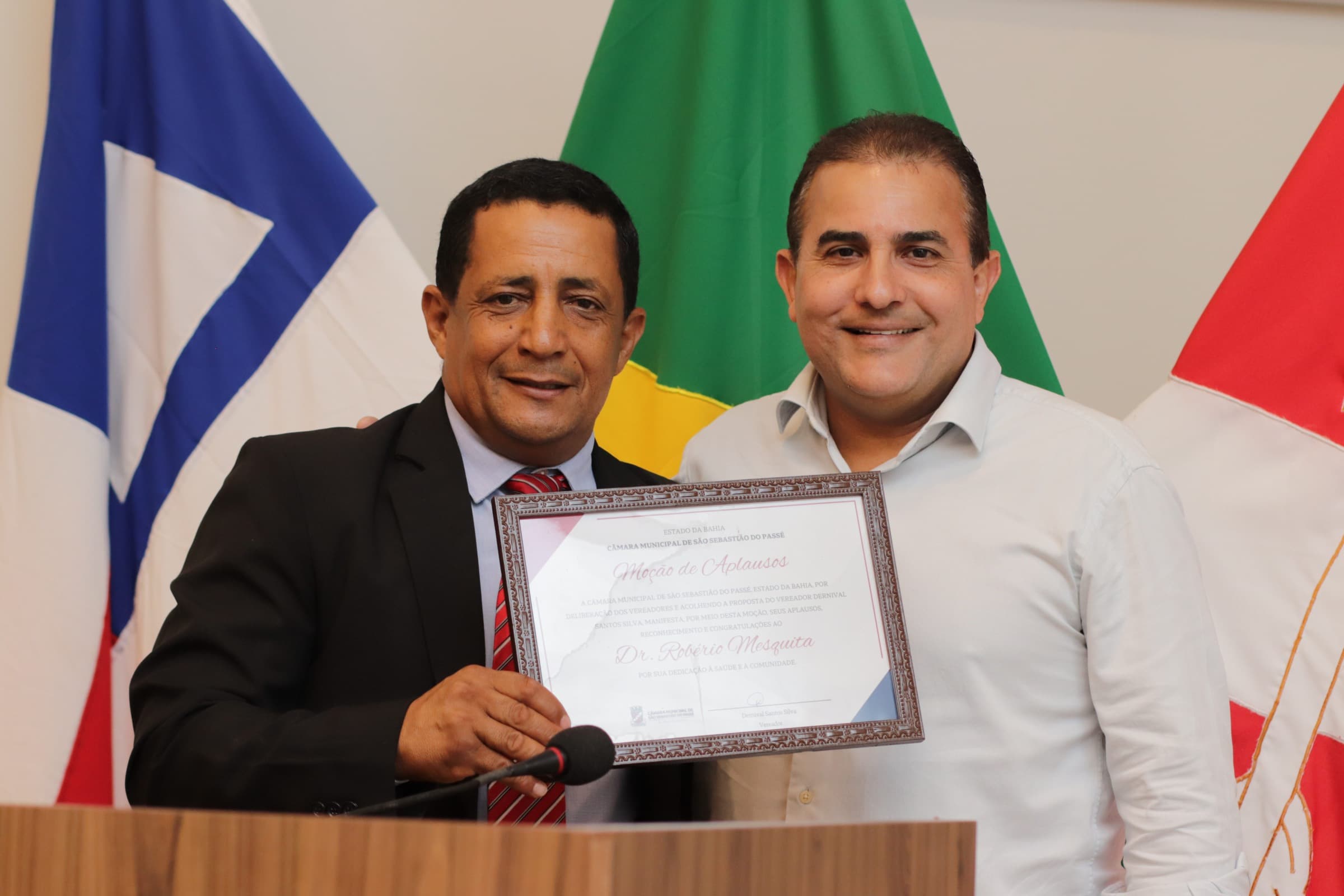 Câmara Municipal concede Moção de Aplausos ao Dr. Robério Mesquita